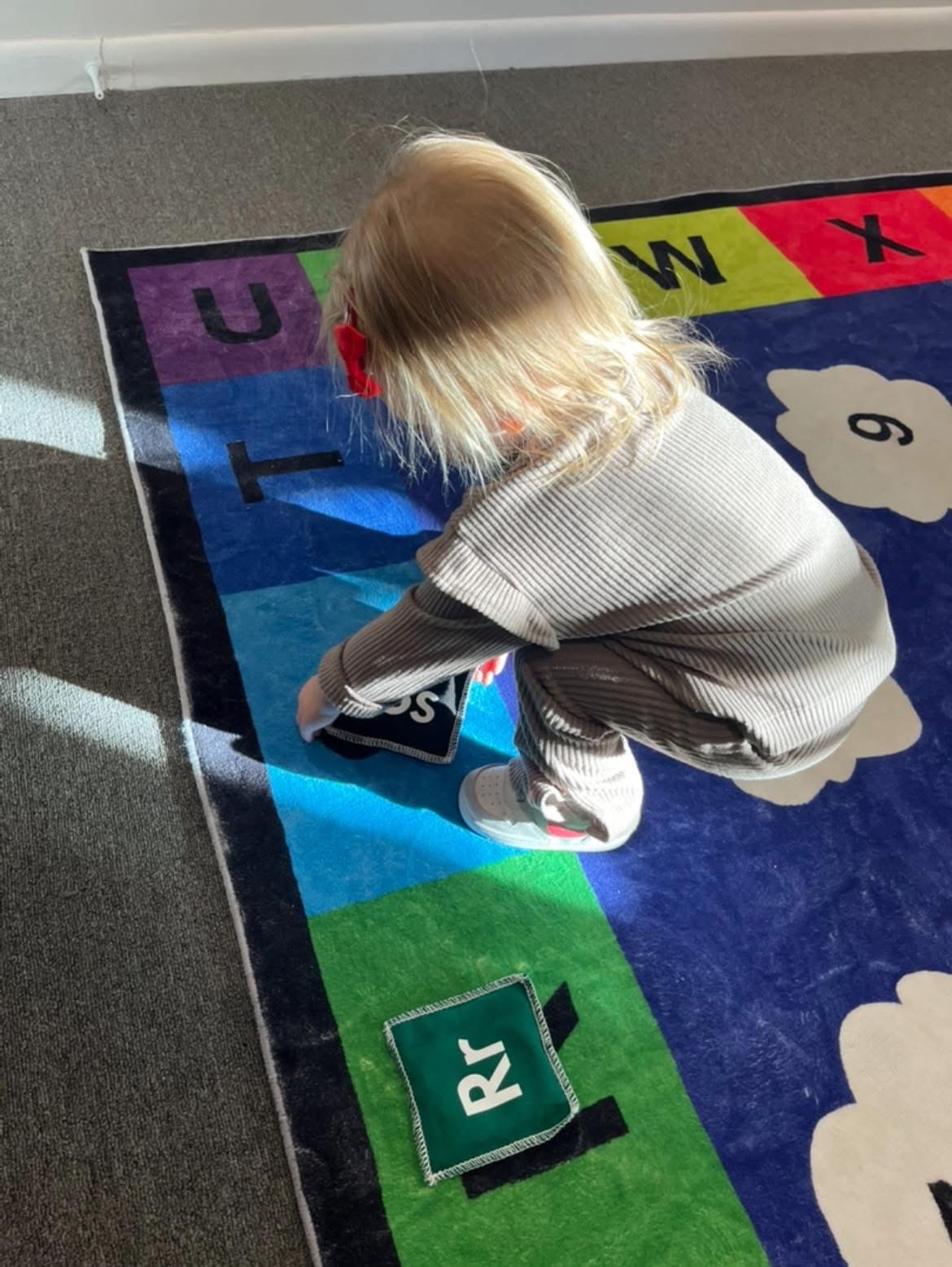 Letter matching on the alphabet rug